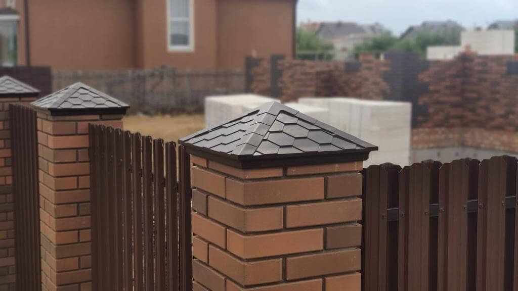 Колпак Zking Эверест Коричневый на столб 1.5х1.5 кирпича (390х390мм) в Норильске фото