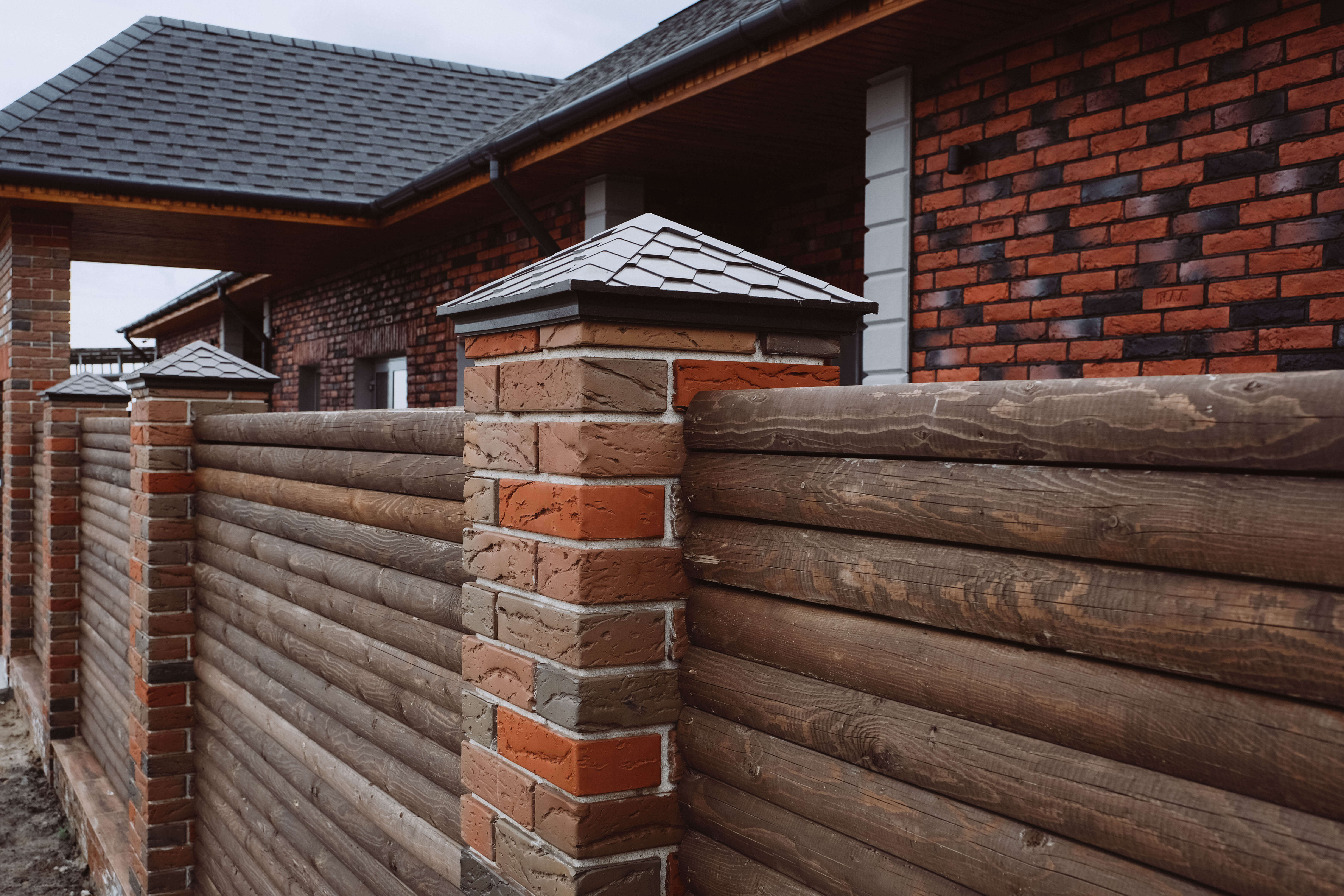 Колпак Zking Эверест Коричневый на столб 1.5х1.5 кирпича (390х390мм) в Норильске фото