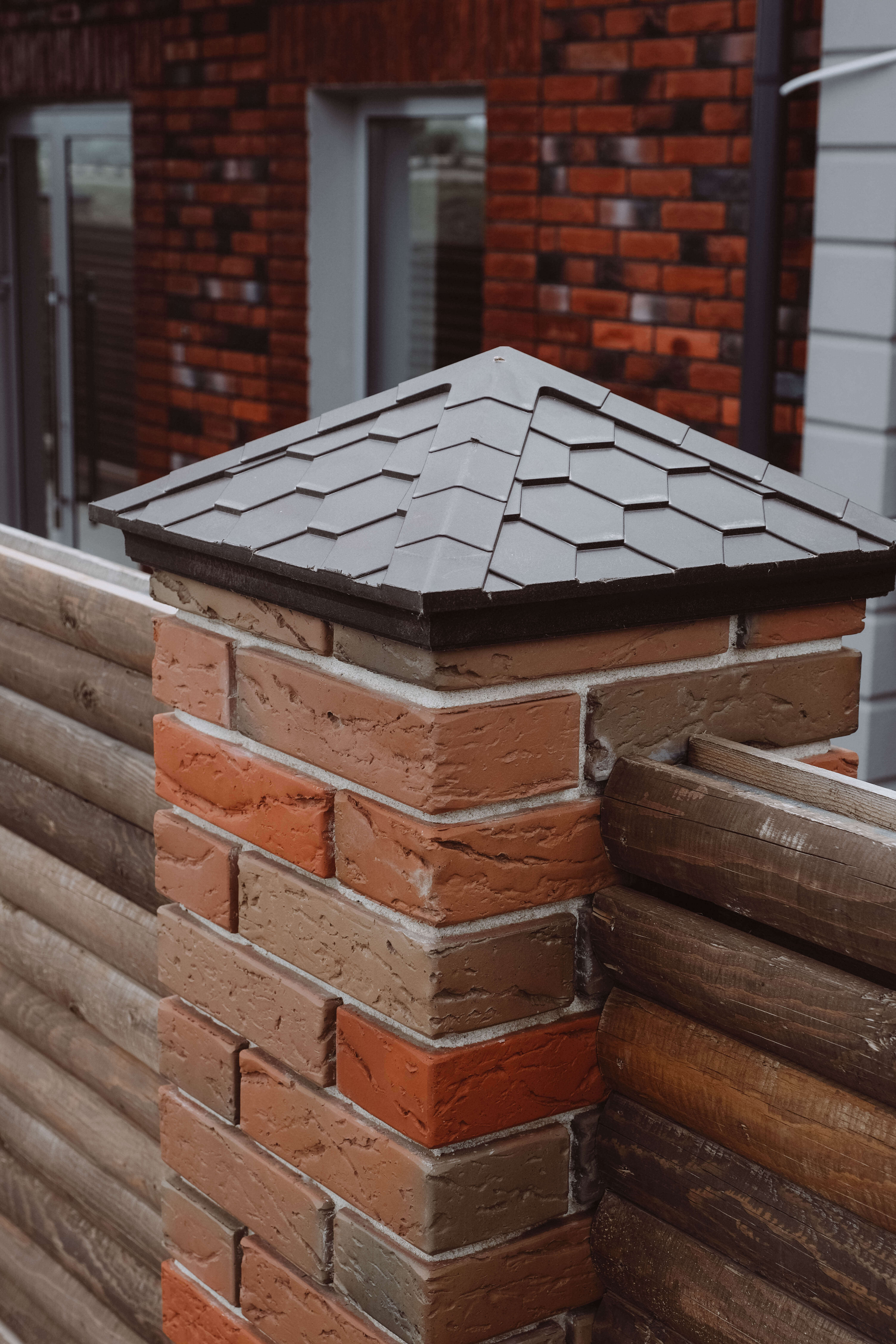 Колпак Zking Эверест Коричневый на столб 1.5х1.5 кирпича (390х390мм) в Норильске фото